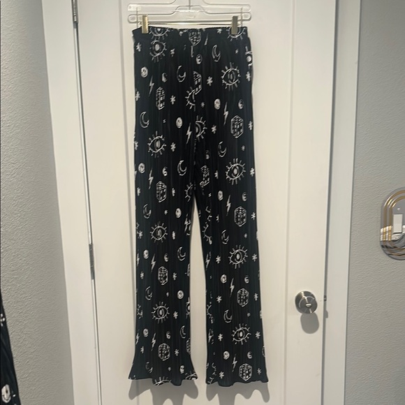 Black and White Long Sleeve Plissé Set in What's Your Sign - Picture 2 of 7